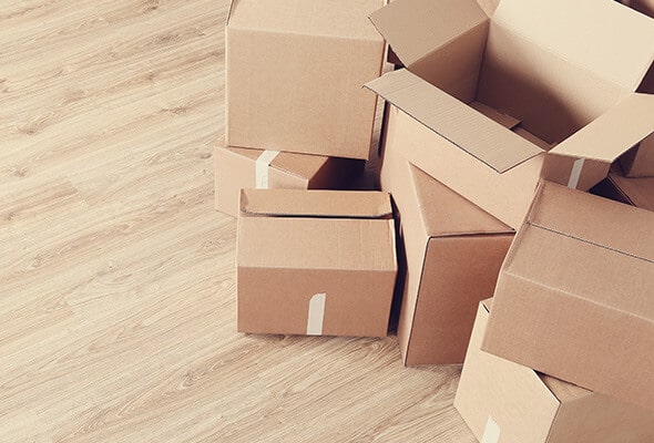 pile de cartons