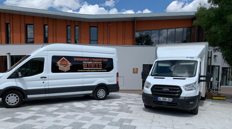 camion demenagement thery