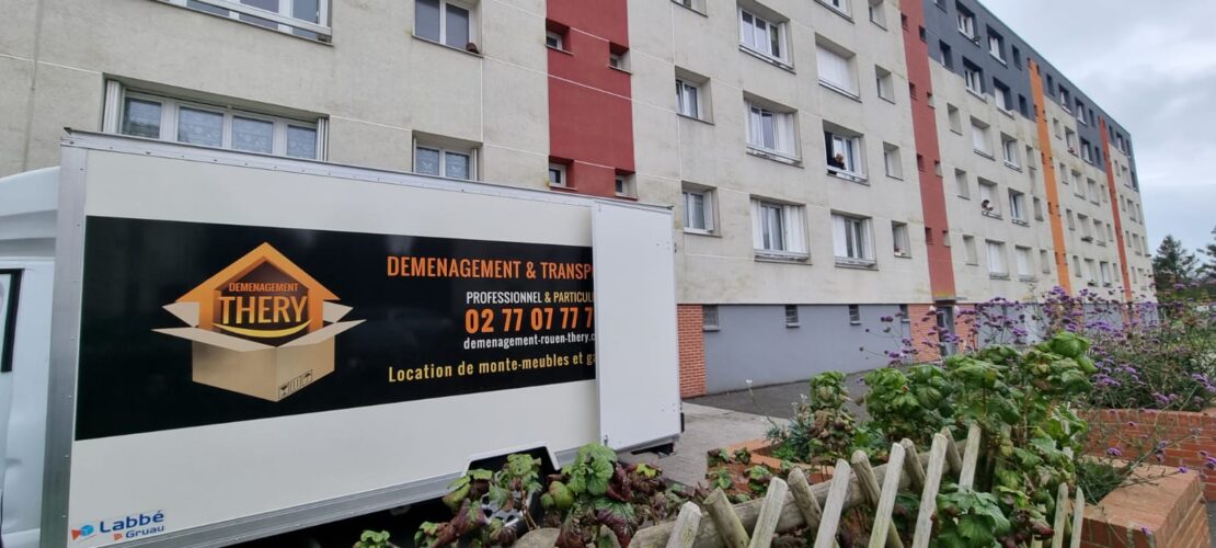 camion demenageur thery devant immeuble